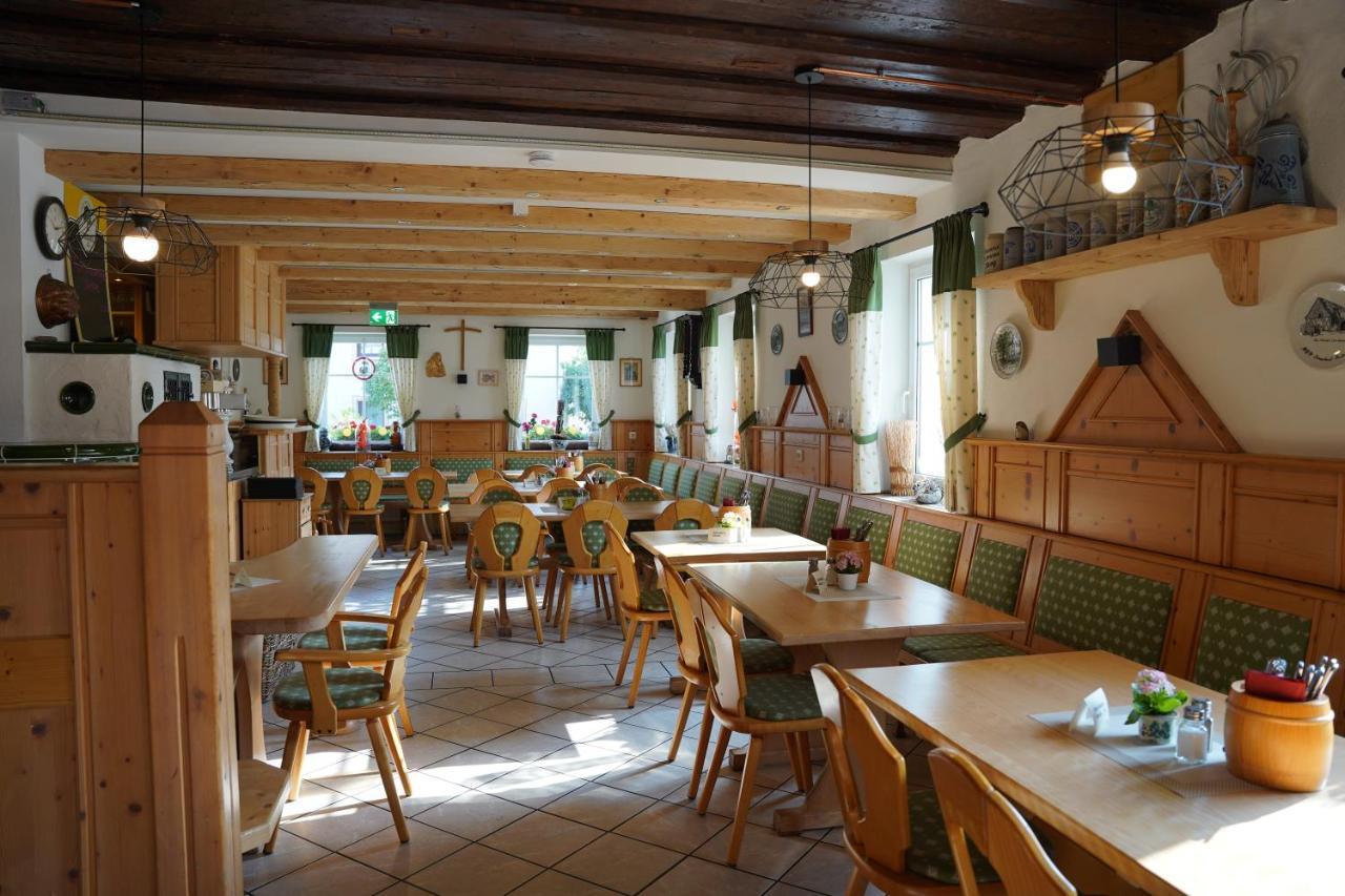 Hotel Gasthof Weisser Loewe Burgthann Экстерьер фото