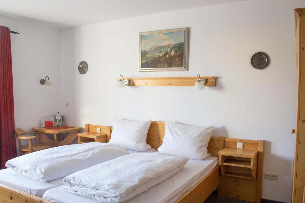 Hotel Gasthof Weisser Loewe Burgthann Экстерьер фото
