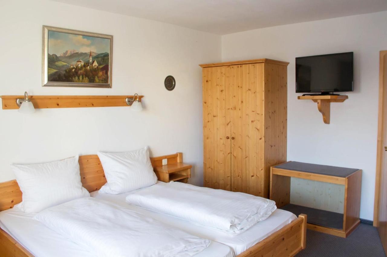 Hotel Gasthof Weisser Loewe Burgthann Экстерьер фото